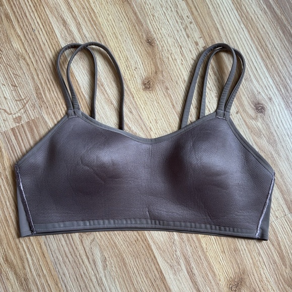 Lululemon Like a cloud bra - size 6 - Picture 8 of 9